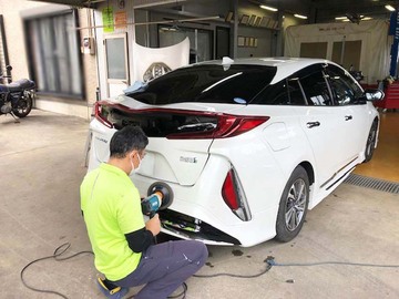 
              茨城県水戸市 Ｓ様 プリウス PHEV ボディーコーティング